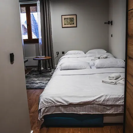 Vujski - Gondola * Brzeće